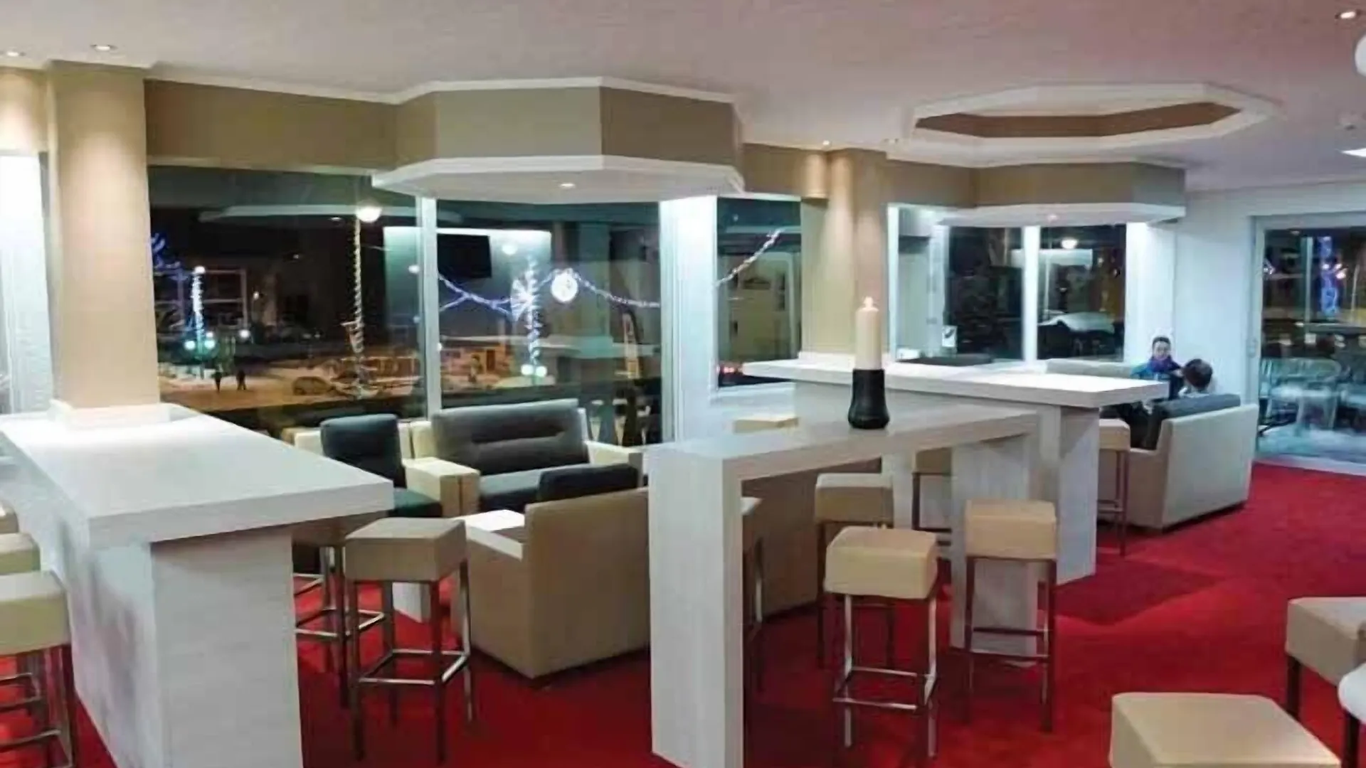 Royal Ours Blanc Boutique Hotel & Spa Alpe d'Huez 4*,