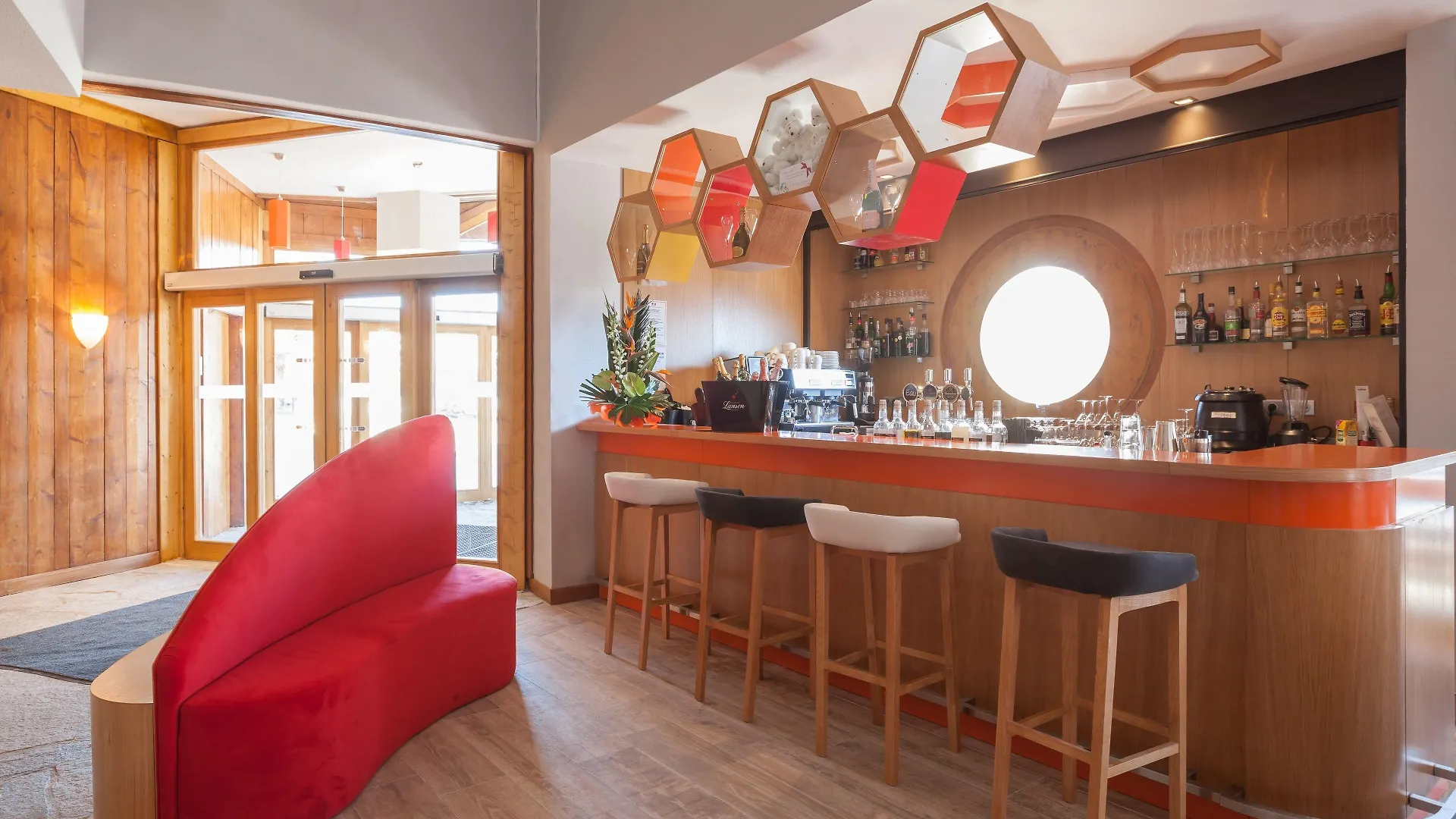 Royal Ours Blanc Boutique Hotel & Spa Alpe d'Huez 4*,  France