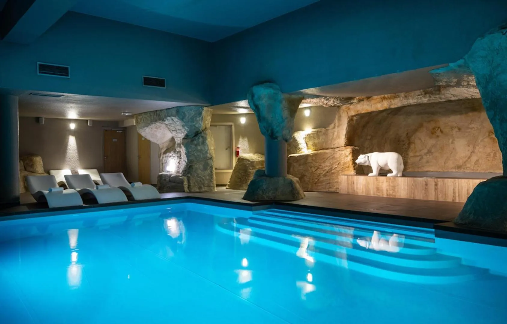Royal Ours Blanc Boutique Hotel & Spa Alpe d'Huez 4*,  France