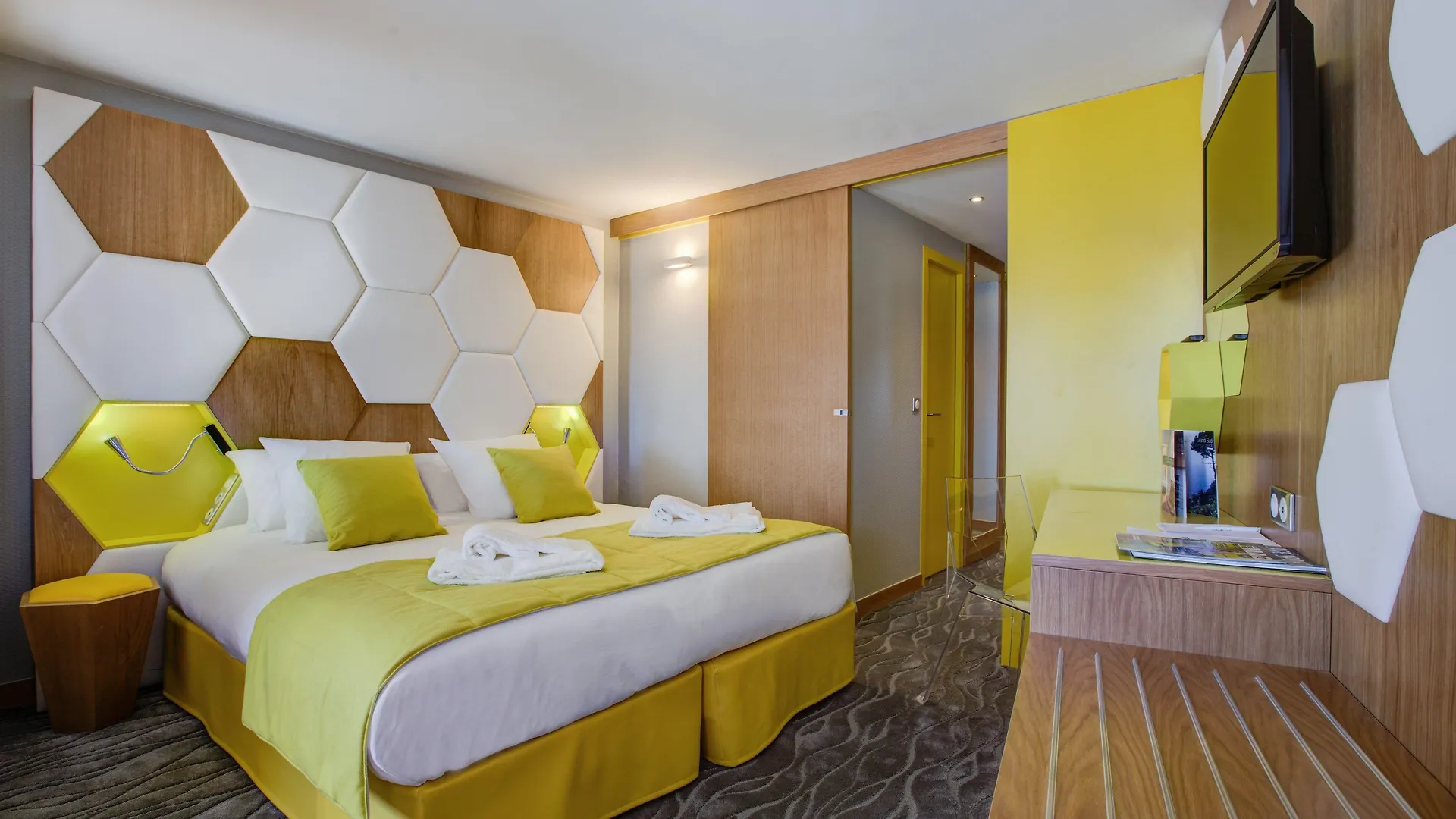 Royal Ours Blanc Boutique Hotel & Spa Alpe d'Huez 4*,  France