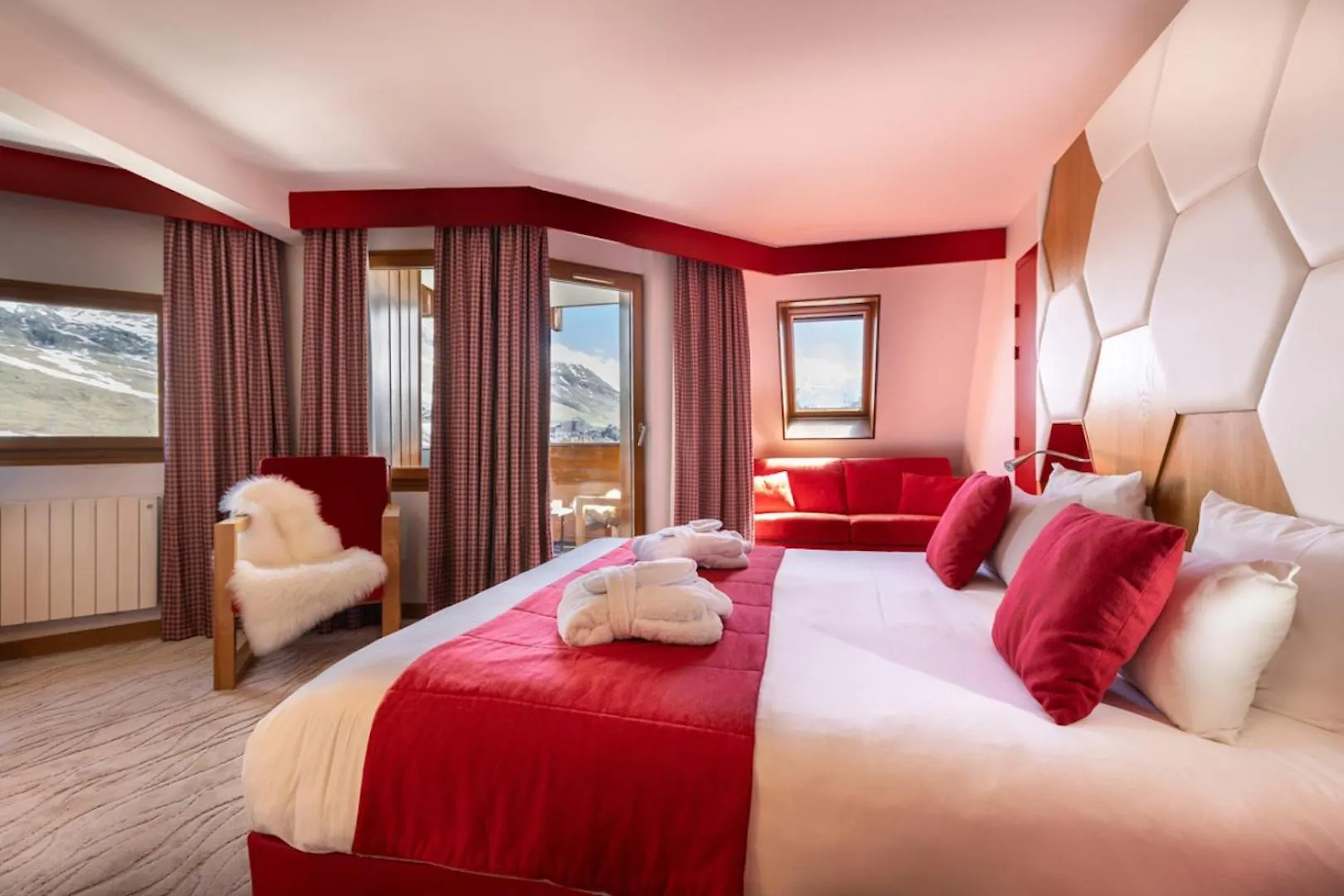 Royal Ours Blanc Boutique Hotel & Spa Alpe d'Huez 4*,